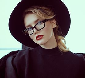 Woman wearing Blackfin glasses